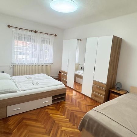 Pingvin Cukraszda Apartman Balatonmáriafürdő Exteriör bild