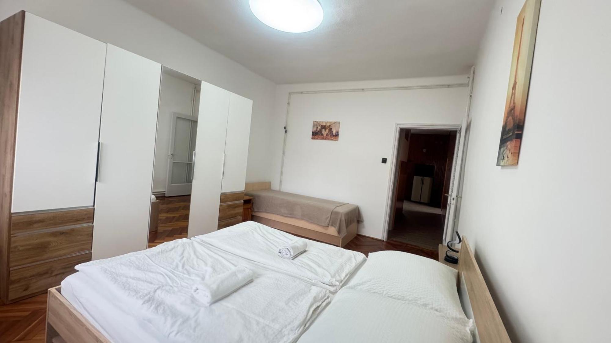 Pingvin Cukraszda Apartman Balatonmáriafürdő Exteriör bild